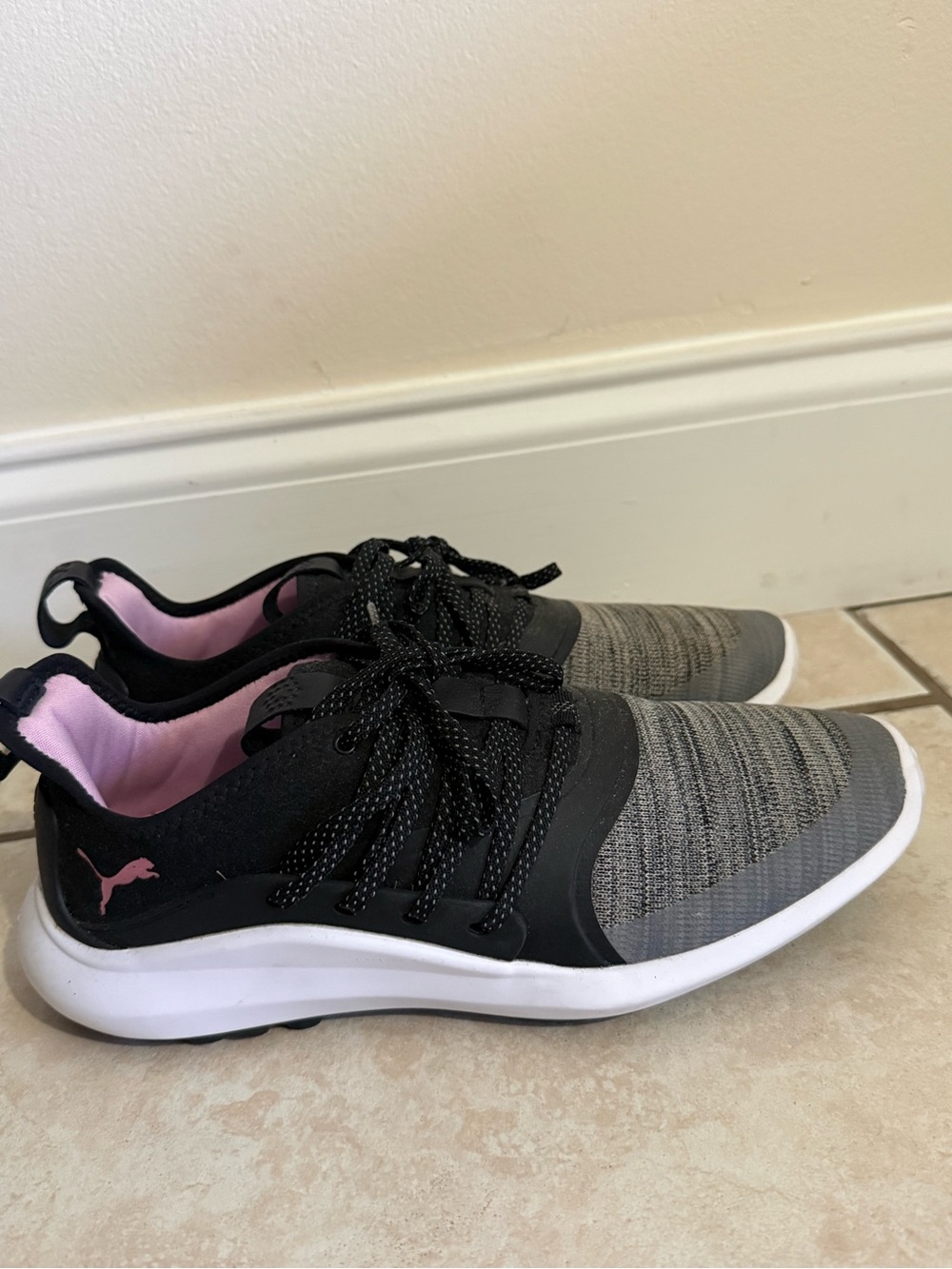 Puma Women's Gray and Black Knit Athletic Shoes with Pink Lining